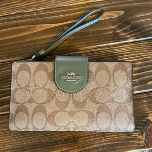 Coach wallet (purse to match… check out my closet)